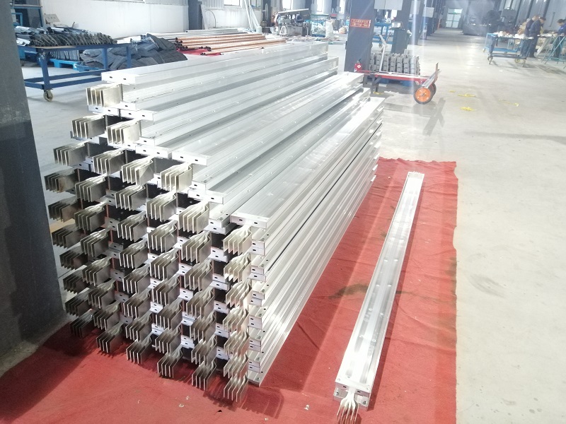 密集型母線(xiàn)槽安裝