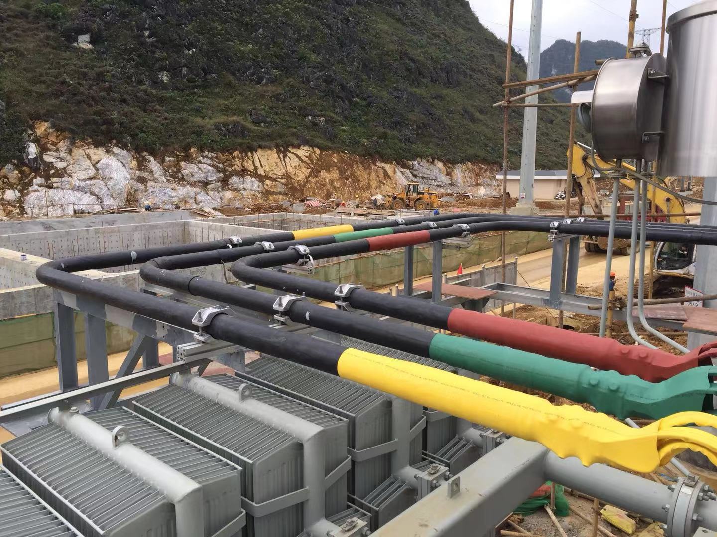 管型母線.jpg 管型母線.jpg