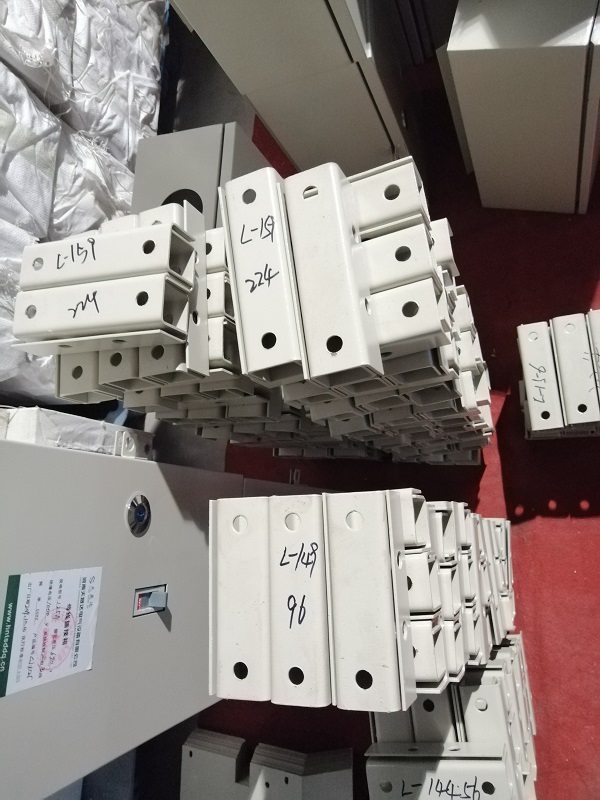 安裝密集型母線(xiàn)槽電氣設(shè)備 要對(duì)產(chǎn)品進(jìn)行了解